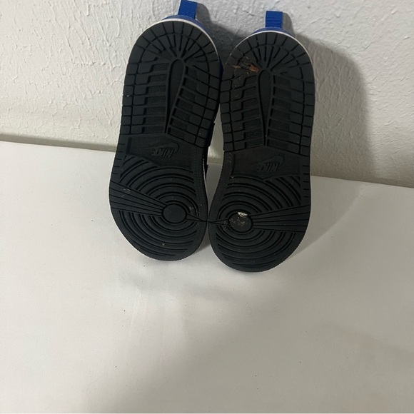 Air Jordan 1 Mid (PS) Size 11C Black/Hyper Royal-White Sneakers [640734077] EUC - Picture 7 of 9